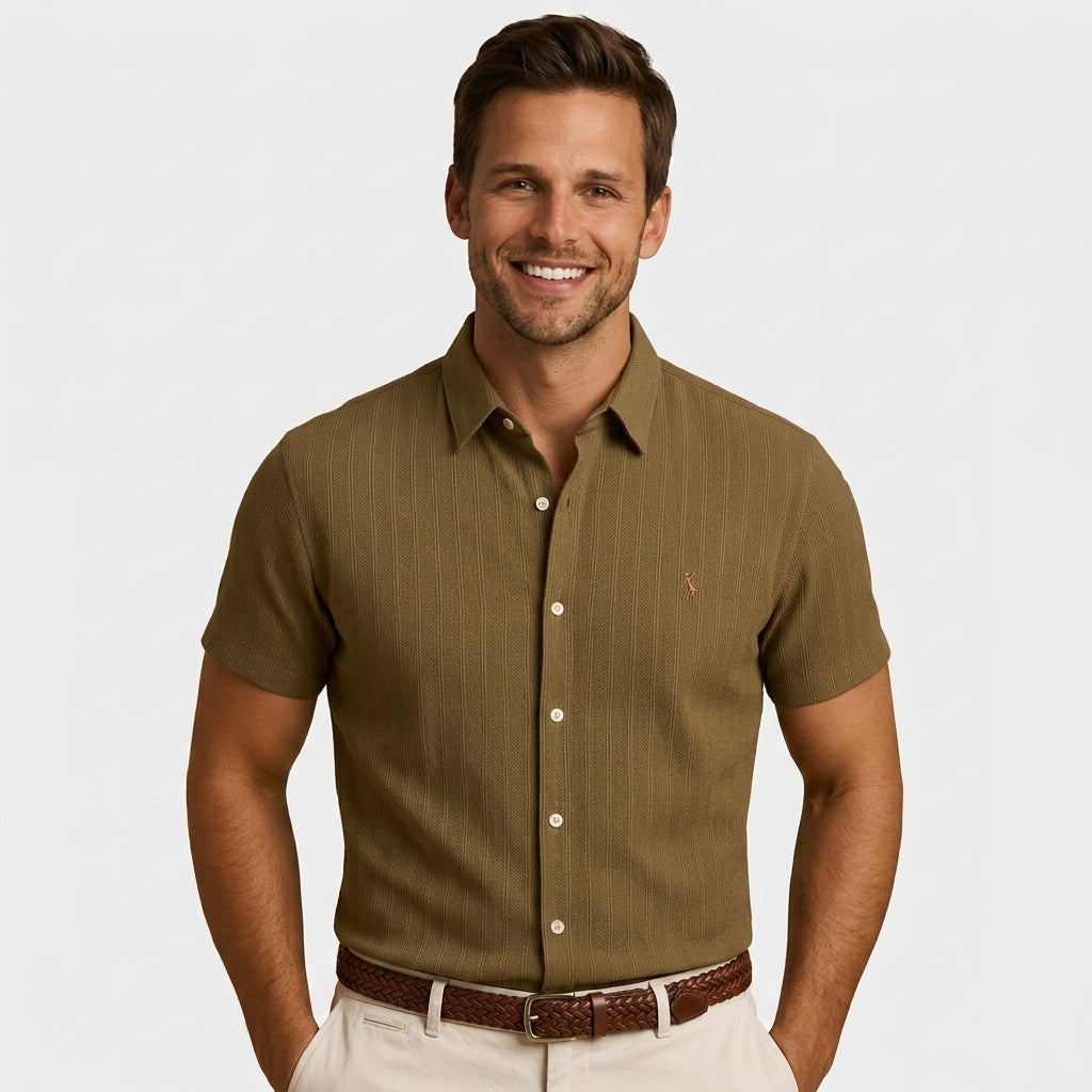Men’s Short Sleeve Button-Up Shirts