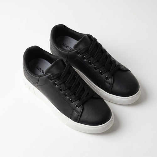 Men Low Top Sneakers