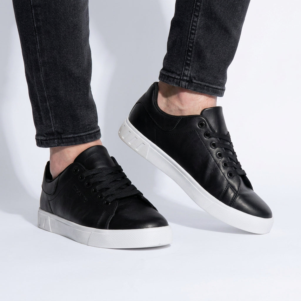 Men Low Top Sneakers