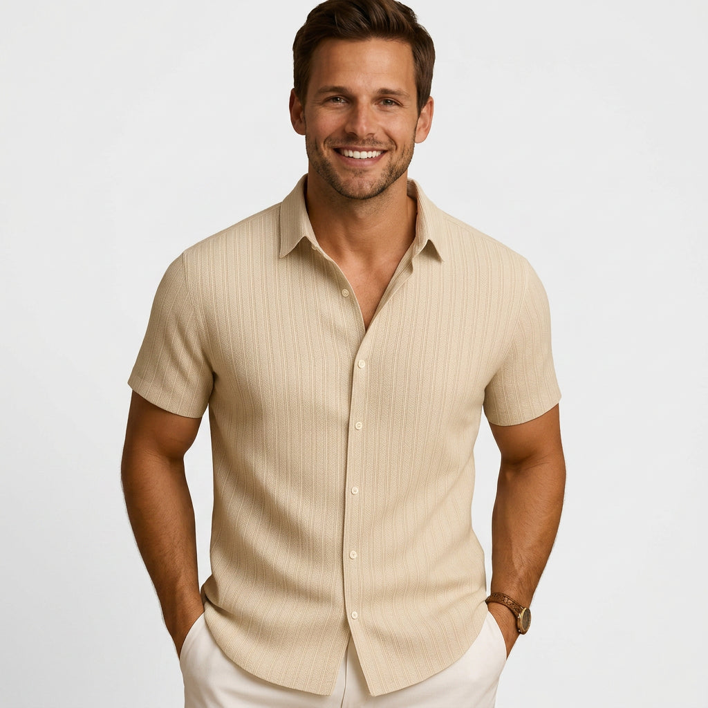 Men’s Short Sleeve Button-Up Shirts