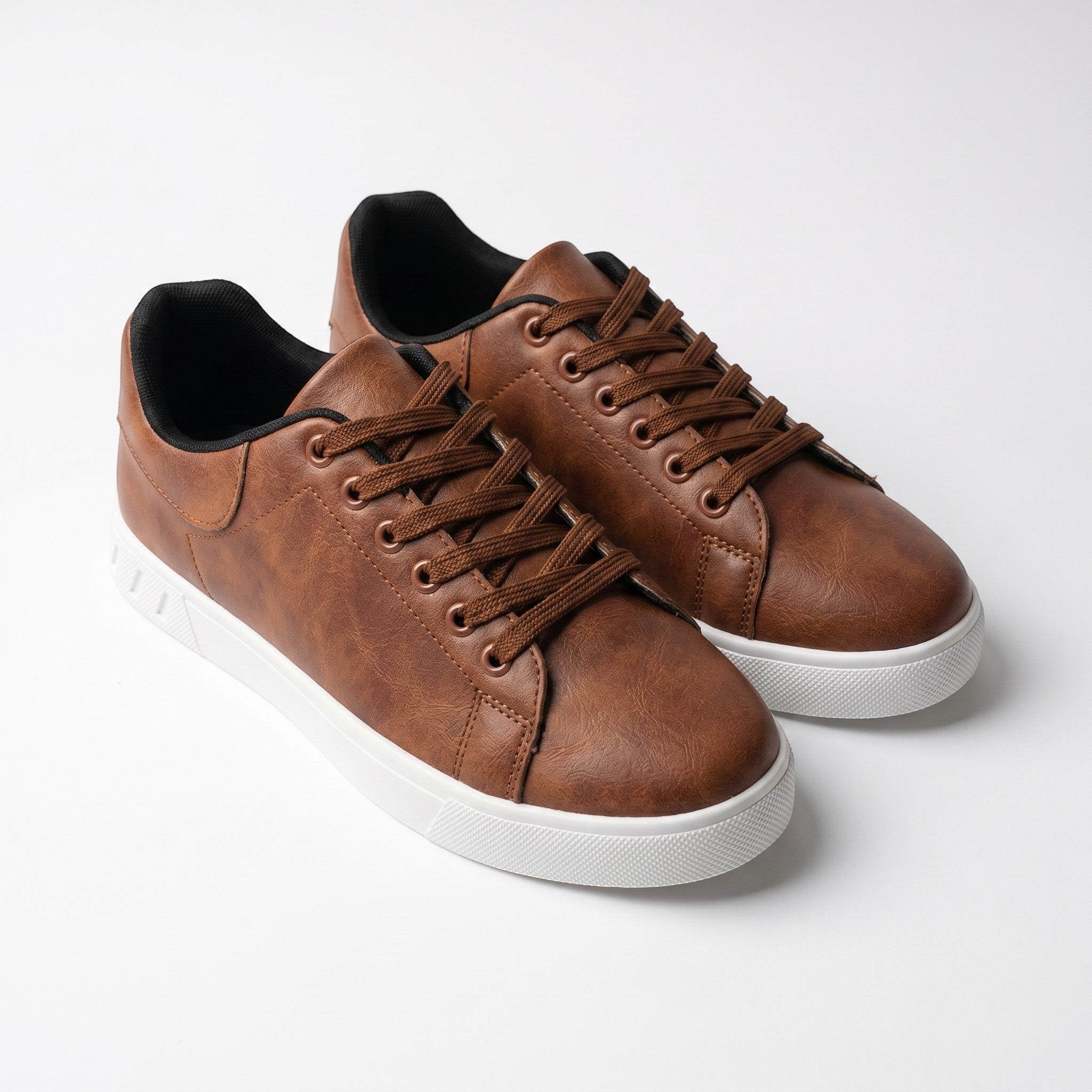 Men Low Top Sneakers